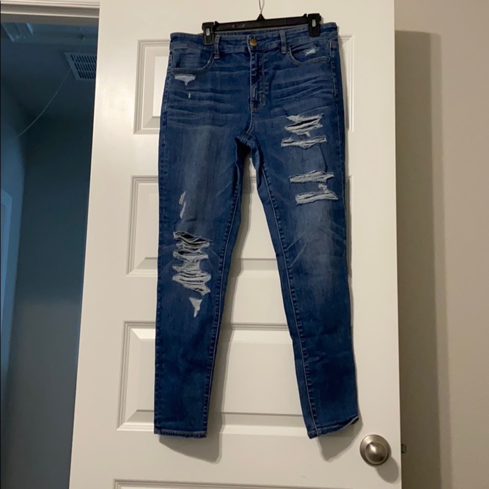 American Eagle women’s jeans